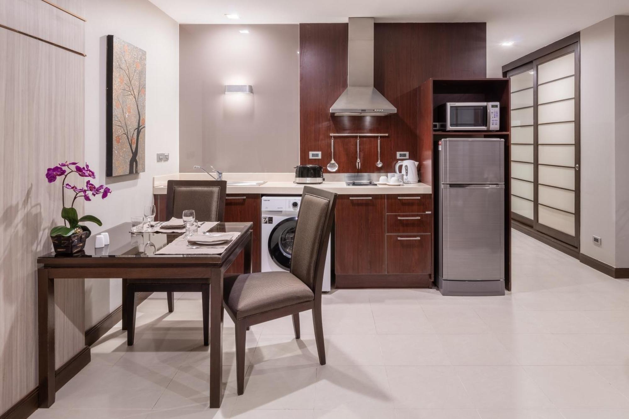 Grand Asoke Suites Boutique Residence Бангкок Экстерьер фото