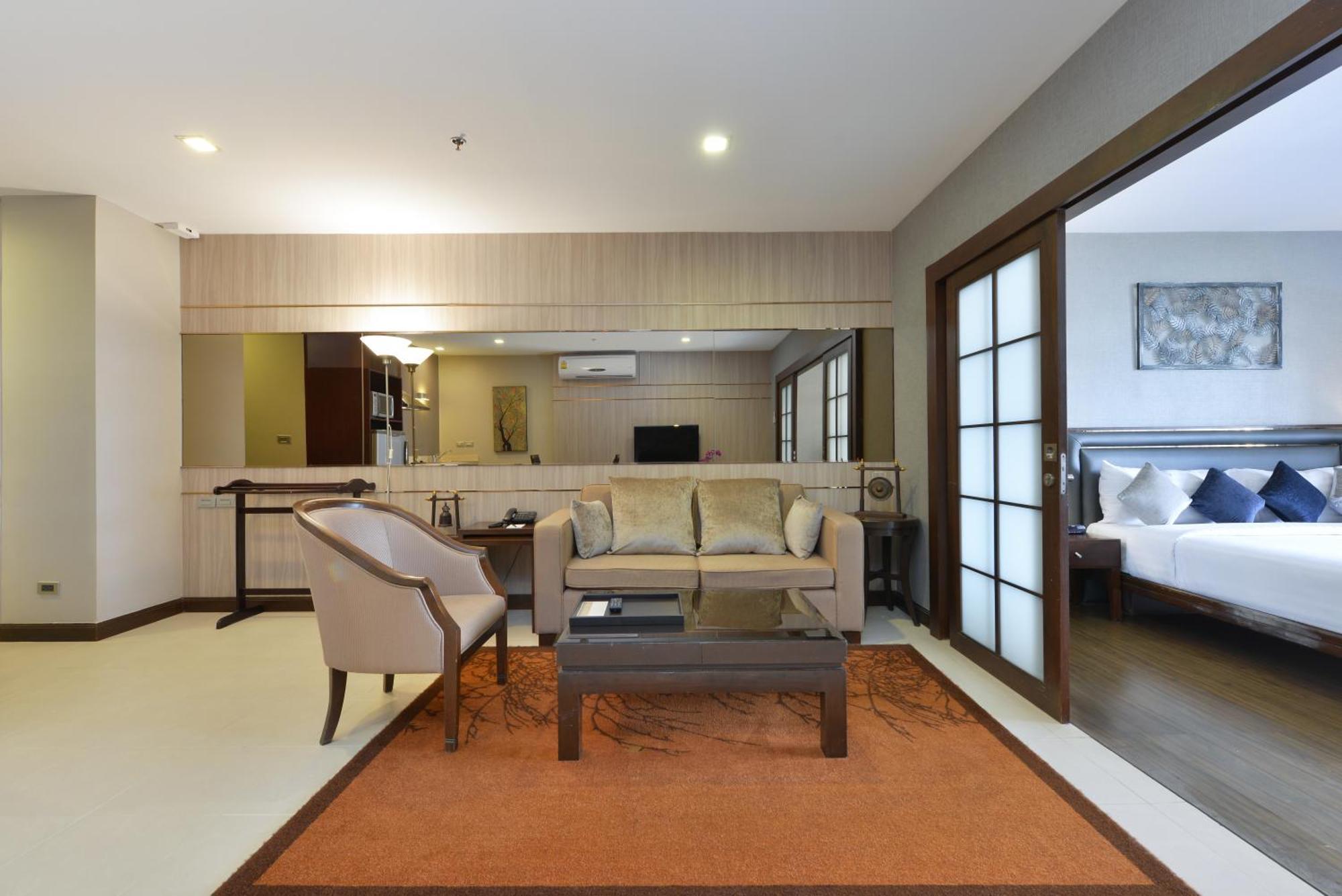 Grand Asoke Suites Boutique Residence Бангкок Экстерьер фото