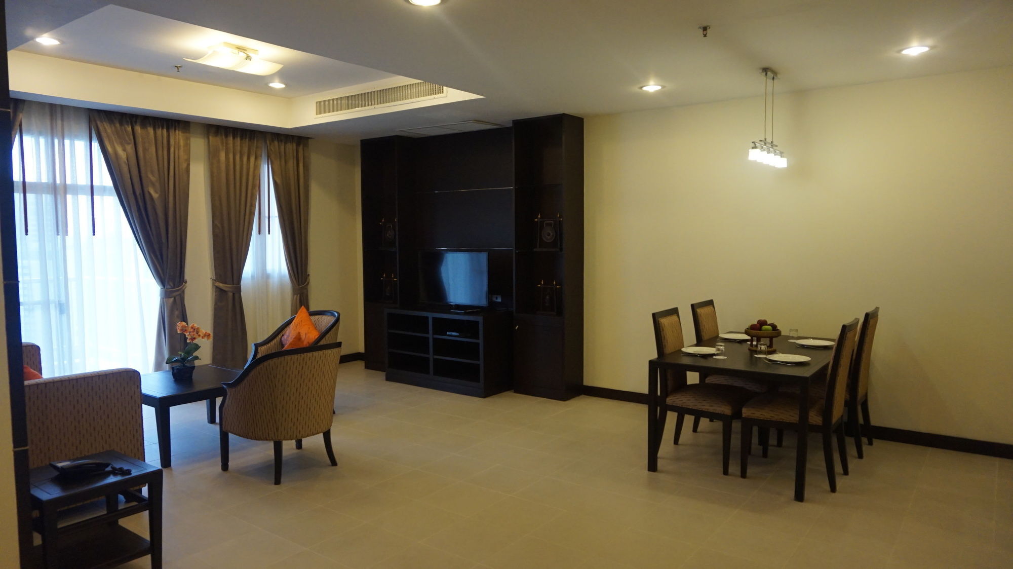 Grand Asoke Suites Boutique Residence Бангкок Экстерьер фото