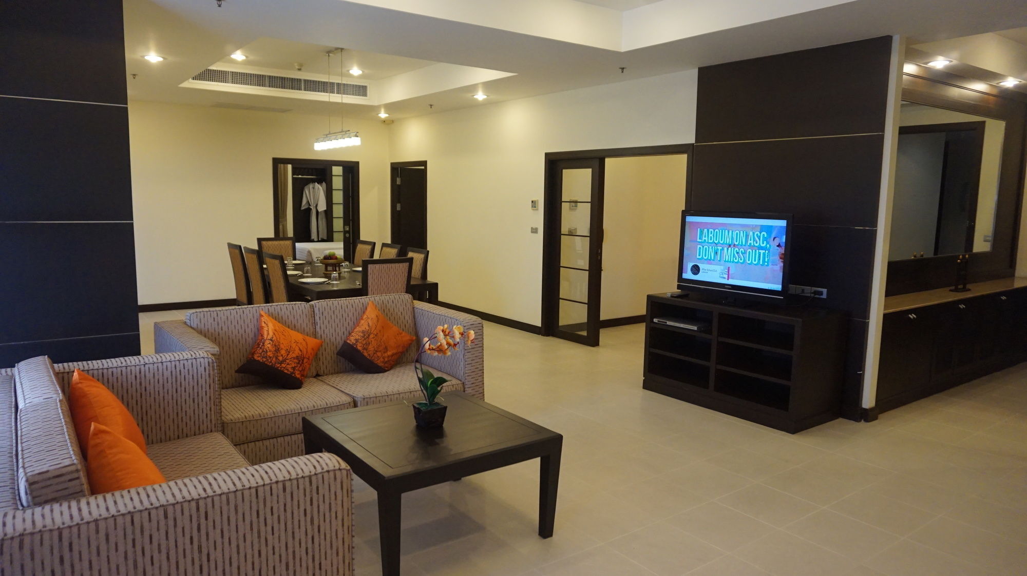 Grand Asoke Suites Boutique Residence Бангкок Экстерьер фото