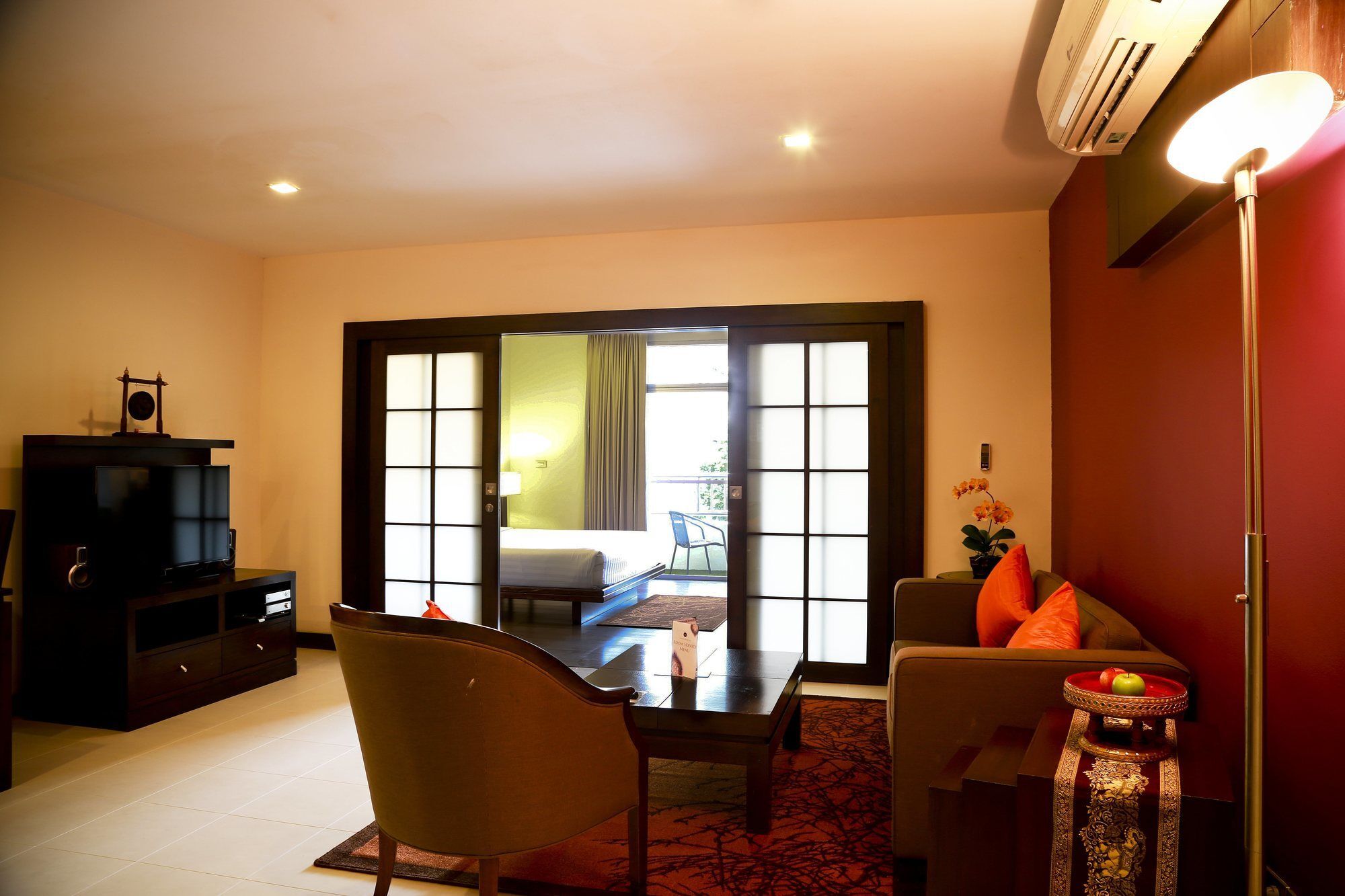 Grand Asoke Suites Boutique Residence Бангкок Экстерьер фото
